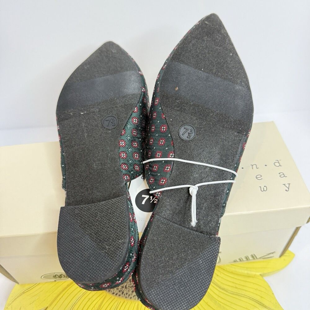 A New Day Emerald Green Brocade Rose Patch Slip On Shoes Pointy 7.5 - Picture 6 of 7